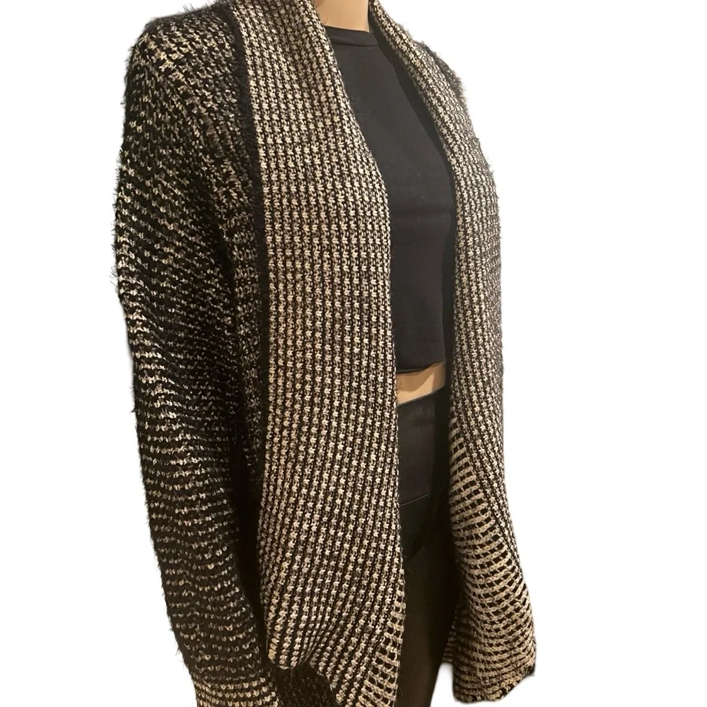 Beautiful Knit Cardigan 🍁 - Picture 9 of 11